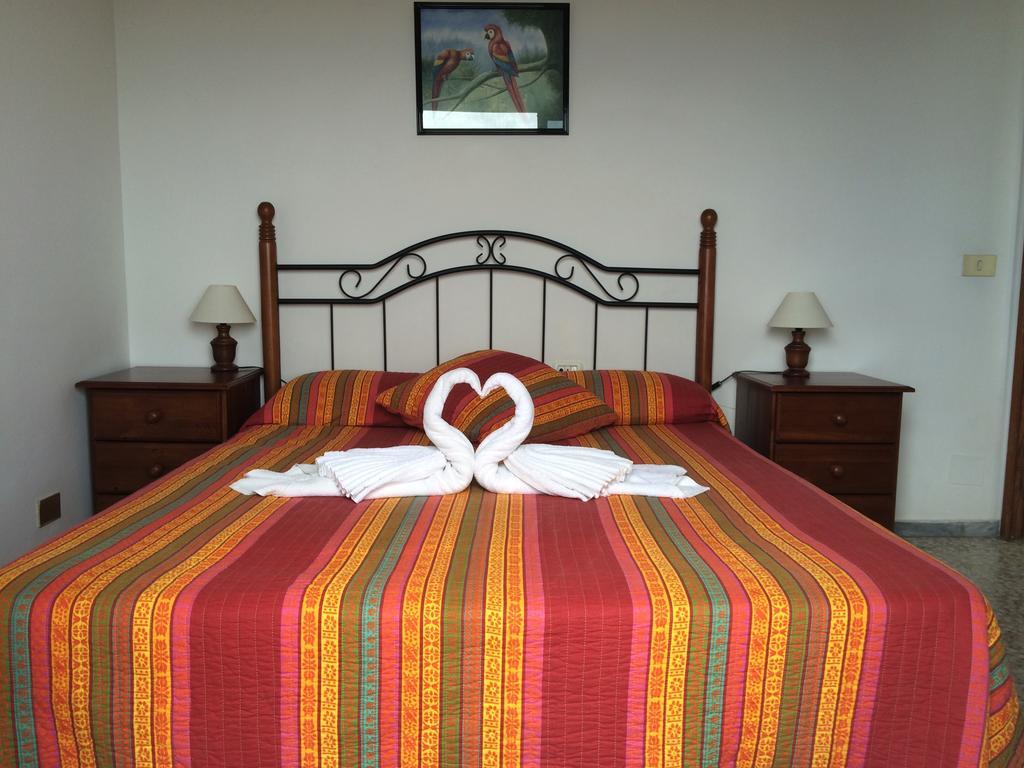 Apartamentos Dominguez Calera Szoba fotó