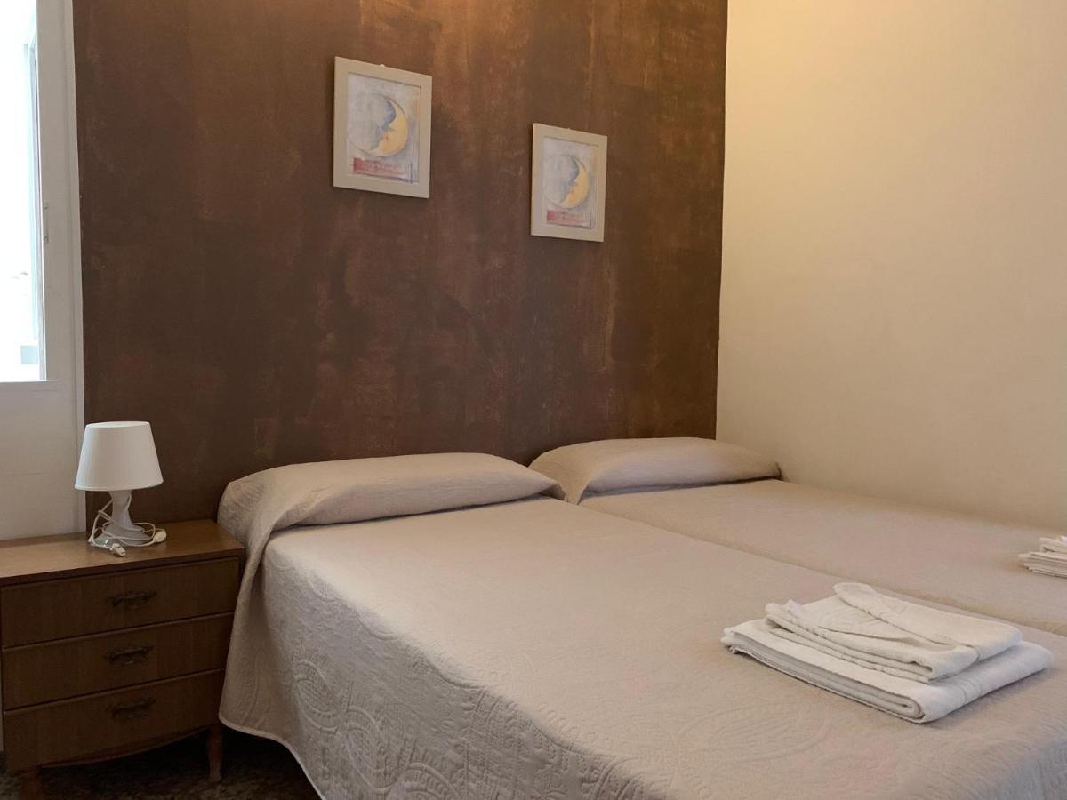 Apartamentos Dominguez Calera Kültér fotó